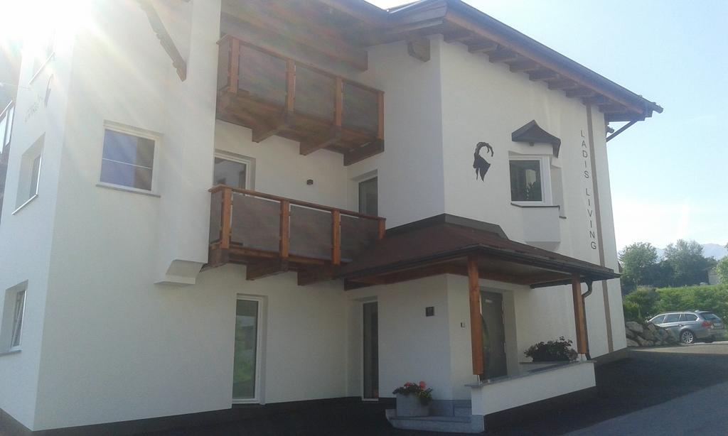 Apartment Living Ladis