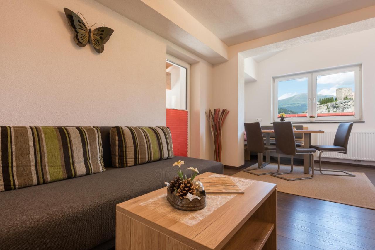 Living Apartment *